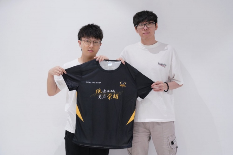 沿射门面